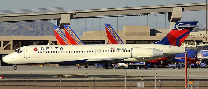 Delta Boeing 717-200 N963AT, Phoenix Sky Harbor, December 20, 2015